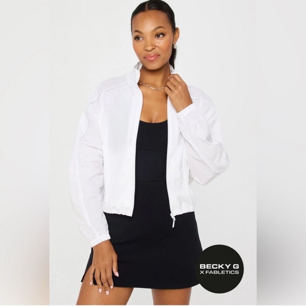 Fabletics Tempo Lightweight Windbreaker - Classic White